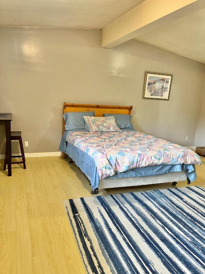 Whole Suite To Yourself At Coquitlam Centre! Port Coquitlam Bagian luar foto
